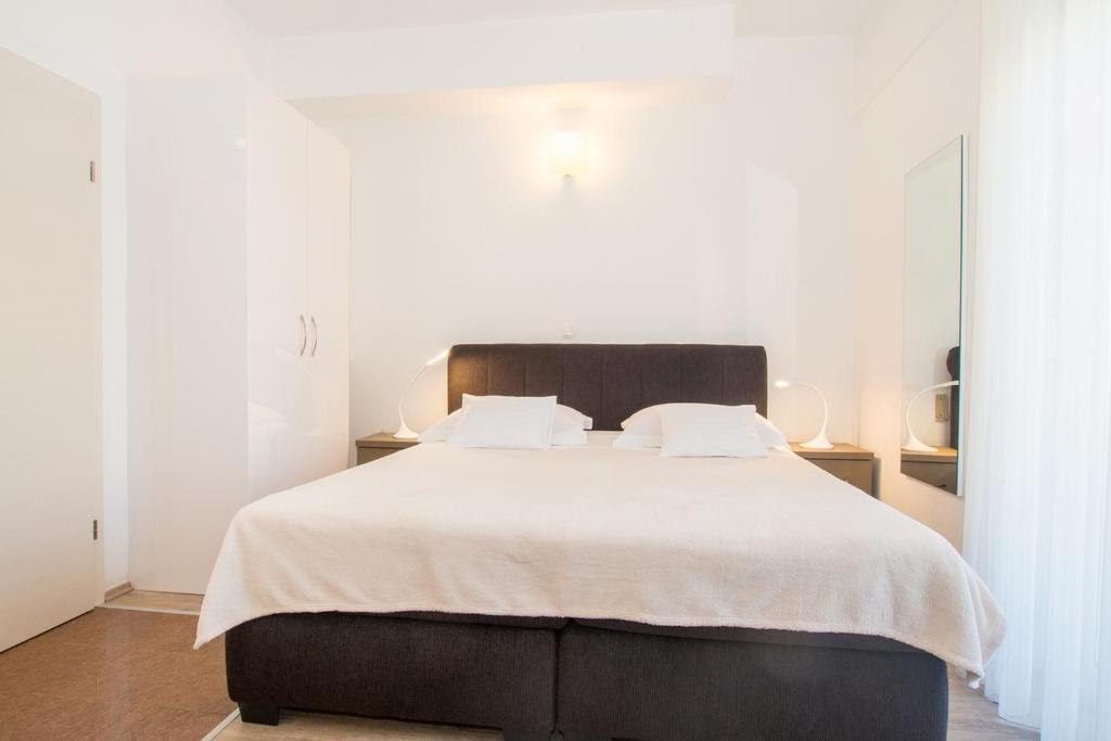 Bed & Breakfast Pino Подстрана Экстерьер фото