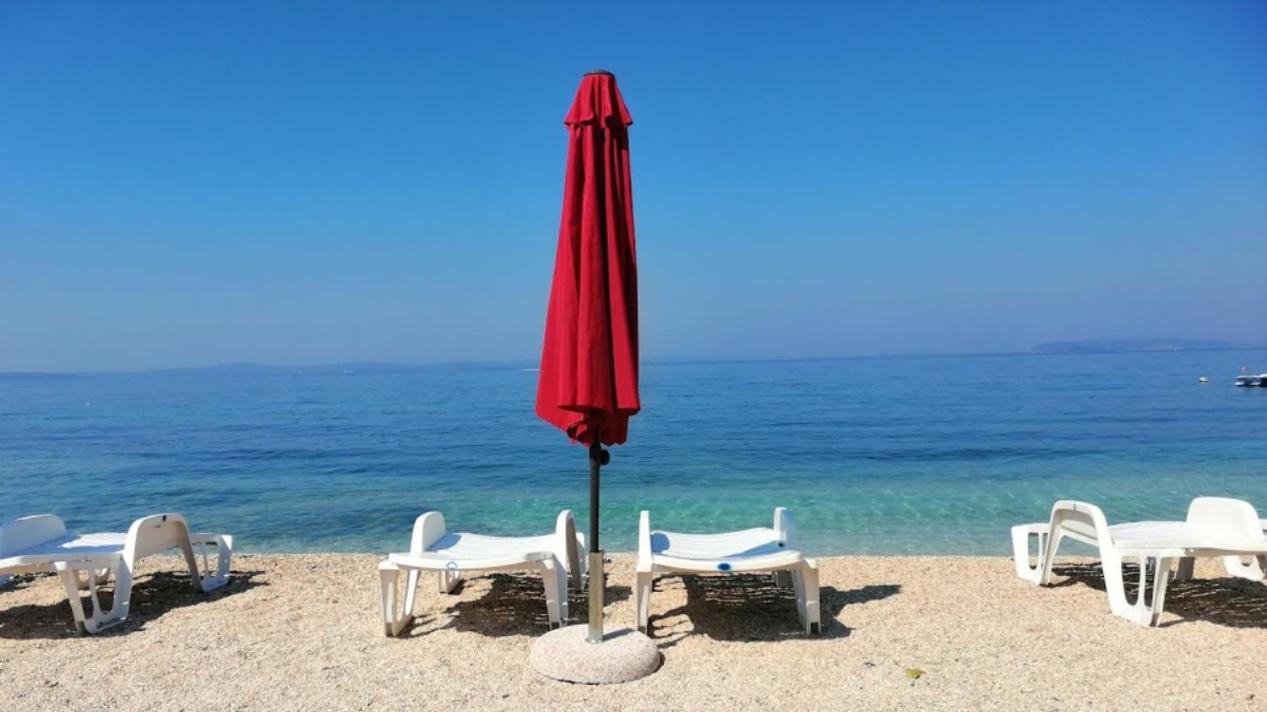 Bed & Breakfast Pino Подстрана Экстерьер фото